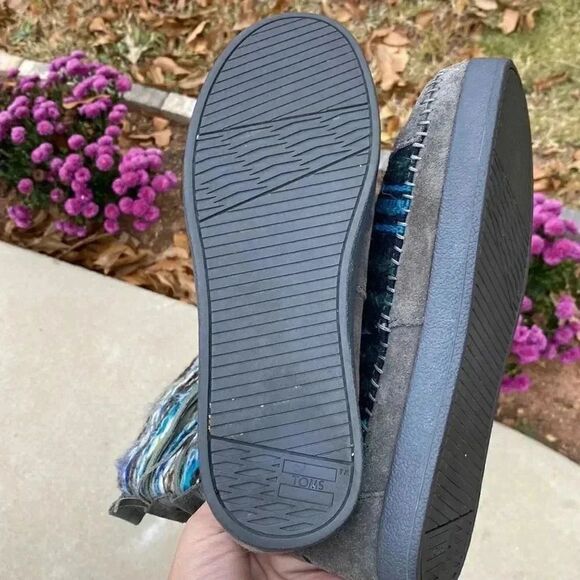 TOMS Nepal Moccasin Suede Knit Boots - Picture 10 of 11